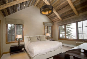 5 Bedroom PRIVATE home with the EASIEST mountain access home